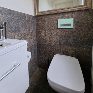 muschelkalk-gaeste-wc-gestaltung-wiesbaden-tinolehmann