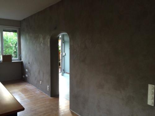 akzentwand-wiesbaden-betonlook-gestaltung-wohnidee-kalk-purismus-design-fugenlose-bad-wandveredelungen-tinolehmann