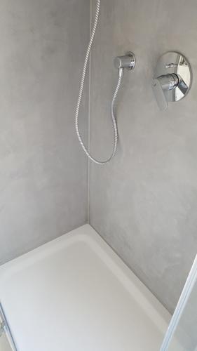 fugenlose-dusche-niedernhausen-koenigstein-eppstein-taunus-bad-wandveredelungen-tino-lehmann