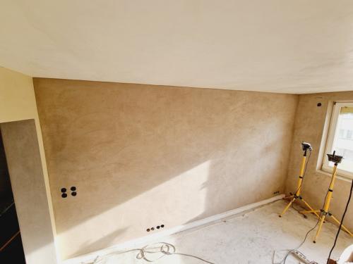 spachteltechnik-frankfurt-kalkputz-in-kompletter-wohnung-bad-wandveredelungen-tinolehmann