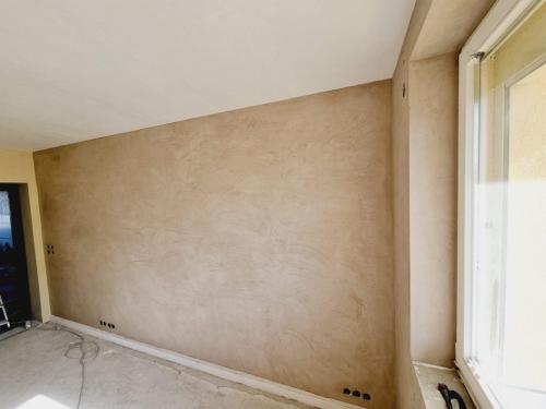 spachteltechnik-frankfurt-puzzolanputz-wandgestaltung-wohnzimmer-wand-decke-baustelle-fugenlose-bad-wandveredelungen-tinolehmann