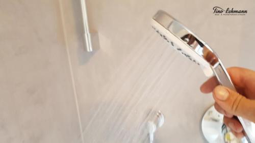 fugenlose-oberflächen-dusche-tinolehmann-bad-wandveredelungen